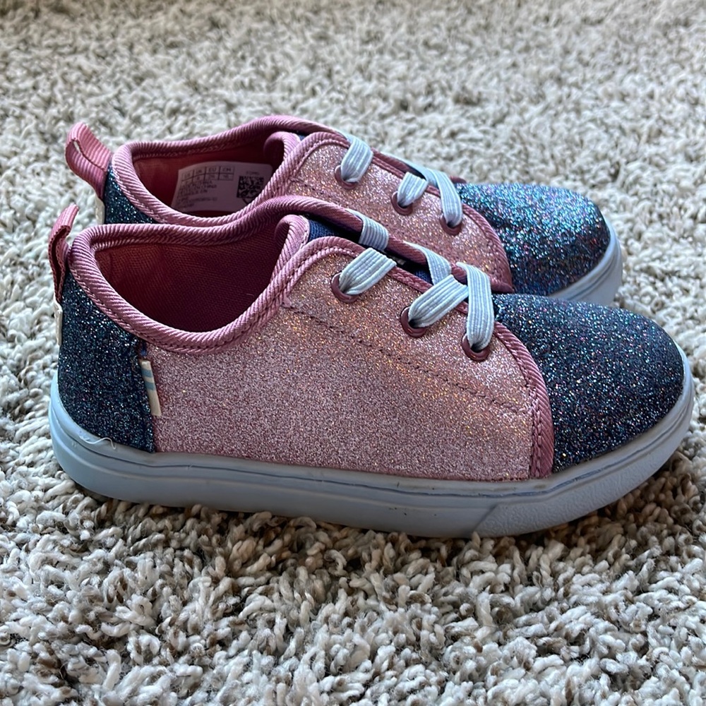 Toms! Toddler size 9! NWOT!